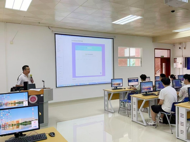 計算機學院引入AI大模型實戰課程，賦能實踐教學活動