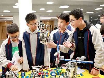 濰坊瀚聲學(xué)校學(xué)子斬獲機(jī)器人競賽市級一等獎，教育科技融合再結(jié)碩果